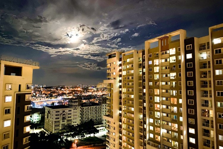 Policy for inter-unit leakage issues between the flats